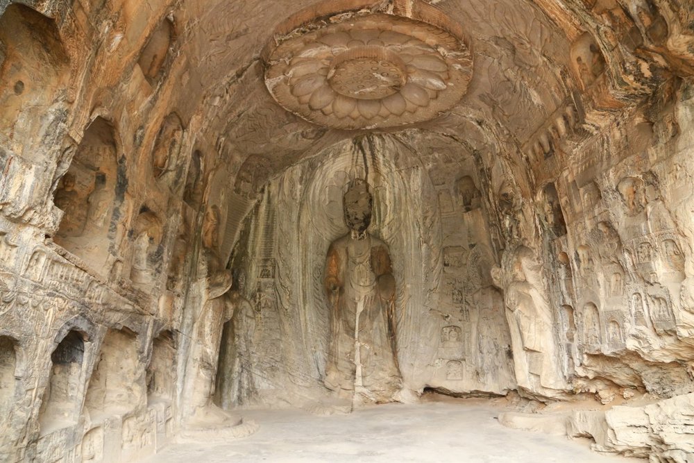 Hang Lotus – Tuyệt Tác Chạm Khắc Hoa Sen Trên Trần Đá