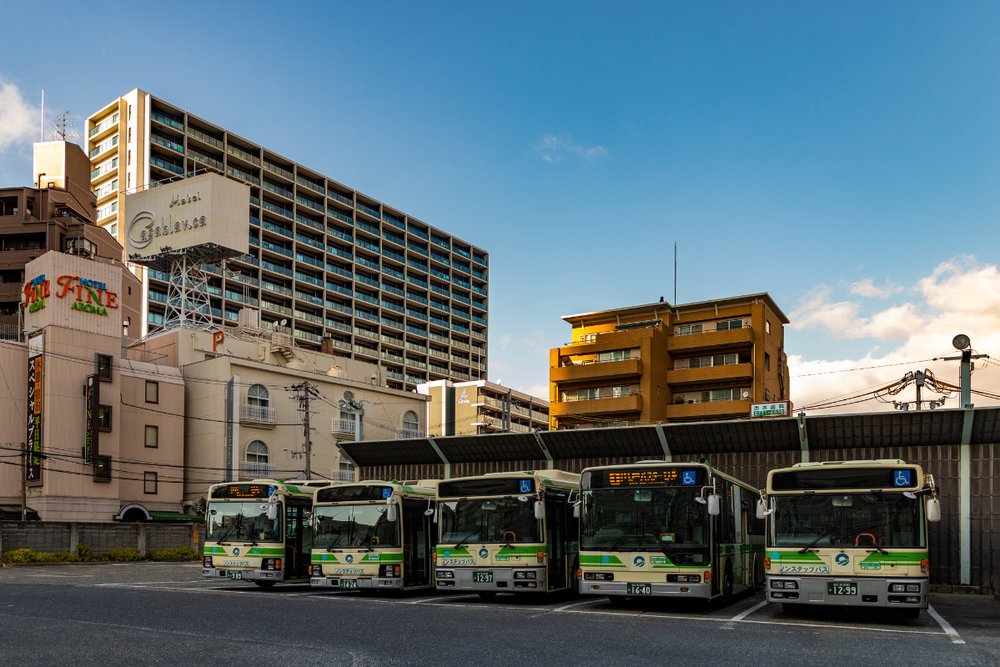 Hướng Dẫn Đi Xe Buýt Công Cộng Ở Osaka: Cách Lên Xe, Thanh Toán