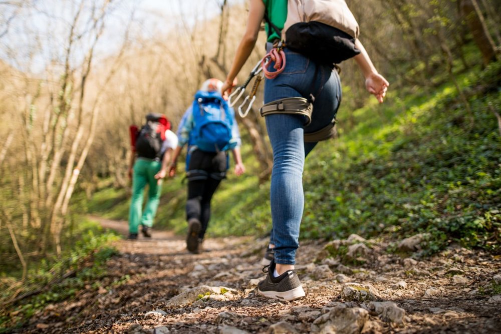 Chuẩn Bị Gì Trước Khi Leo Núi Mùa Nắng Nóng?