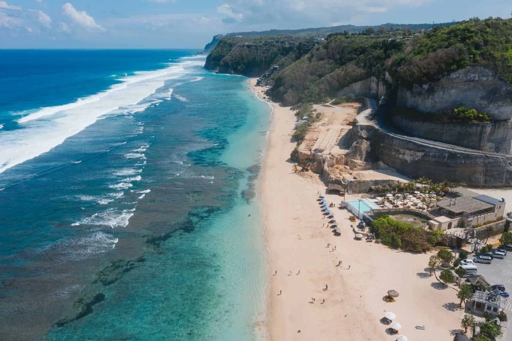 Melasti Beach Bali (Pantai Melasti) (Source: Jonny Melon)