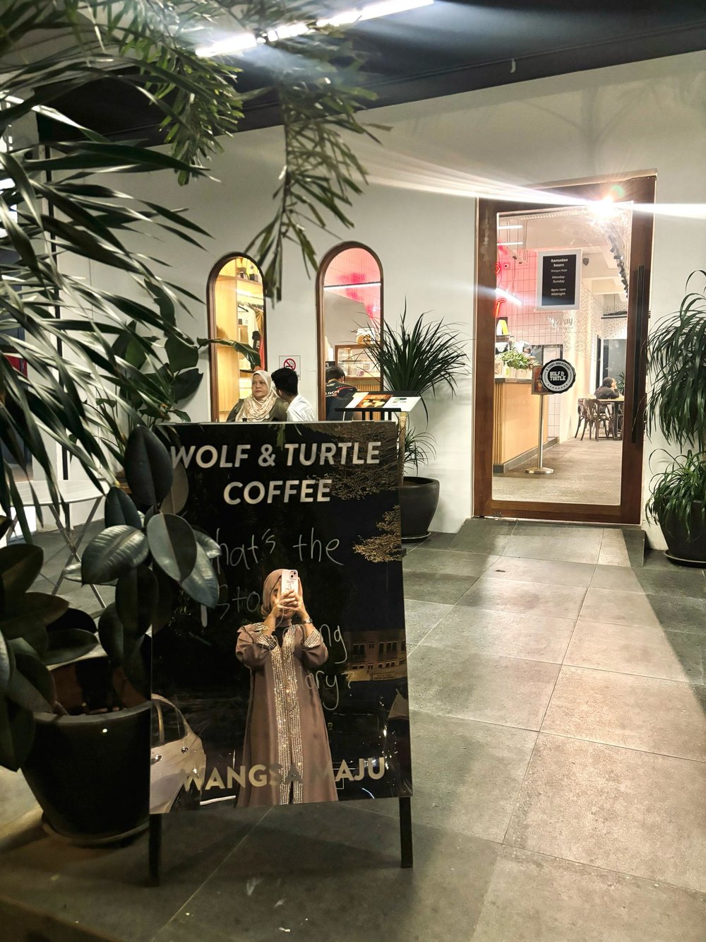 BM Tempat Moreh Wolf & Turtle 