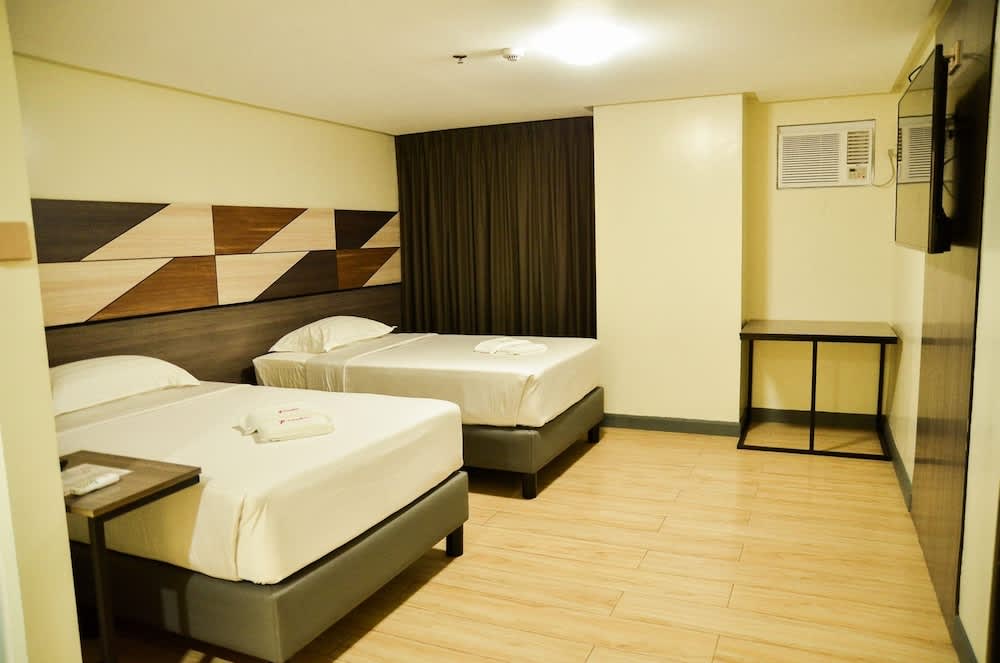 Travelite Hotel Legarda room