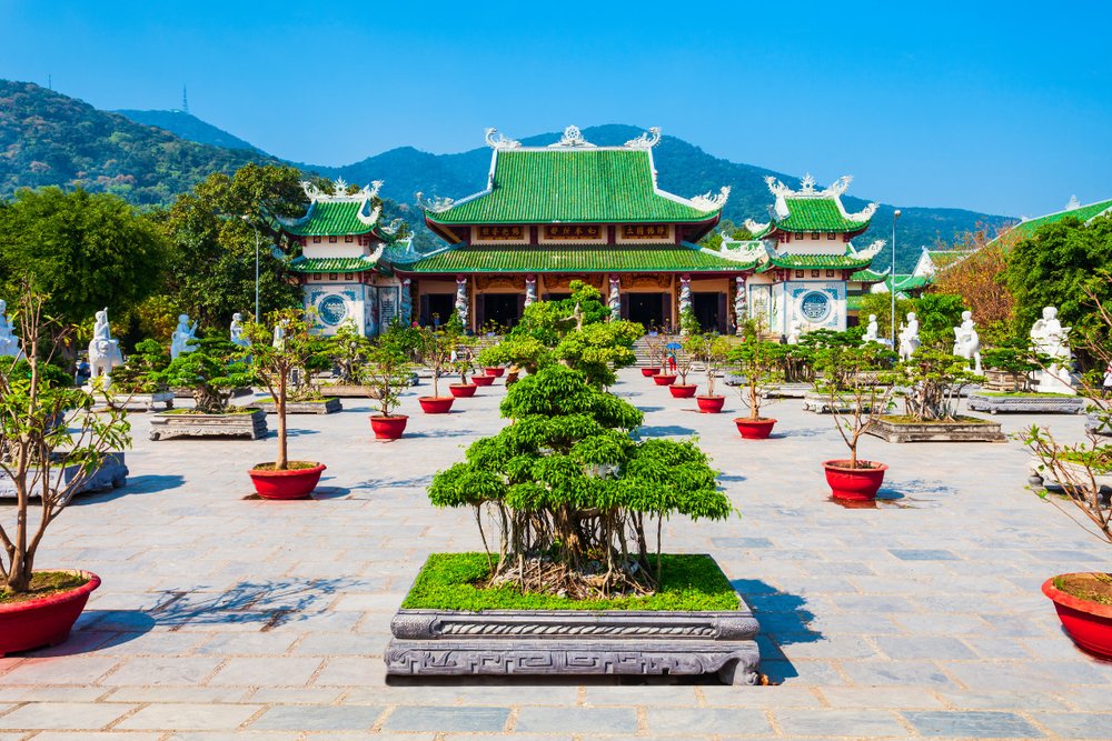 Hướng Dẫn Tham Quan & Kinh Nghiệm Đi Lễ Chùa Linh Ứng Đà Nẵng