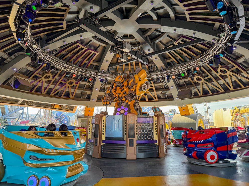 Universal Studios Beijing - Transformers Metrobase Bumblebee Boogie