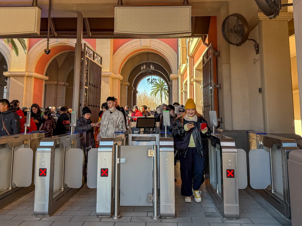 Universal Studios Beijing - Entering the Park
