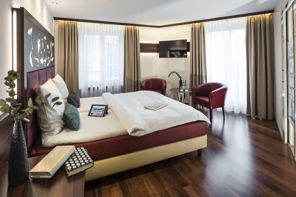 斯科伍堡飯店 (Hotel Scheuble)