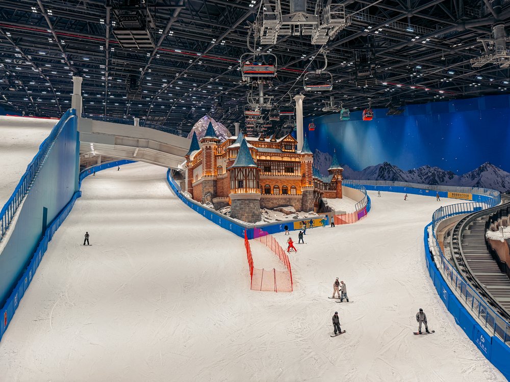 Shanghai Itinerary for First Timers - Yaoxue Snow World Blue and Red Slopes