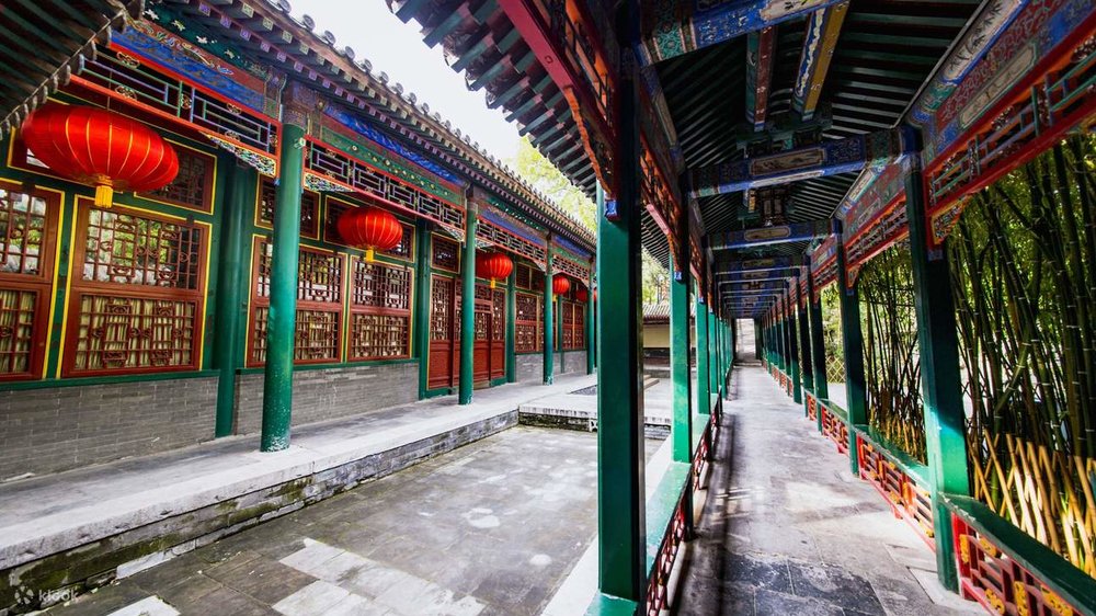 Giờ Mở Cửa Và Giá Vé Tham Quan Cung Vương Phủ Như Thế Nào?