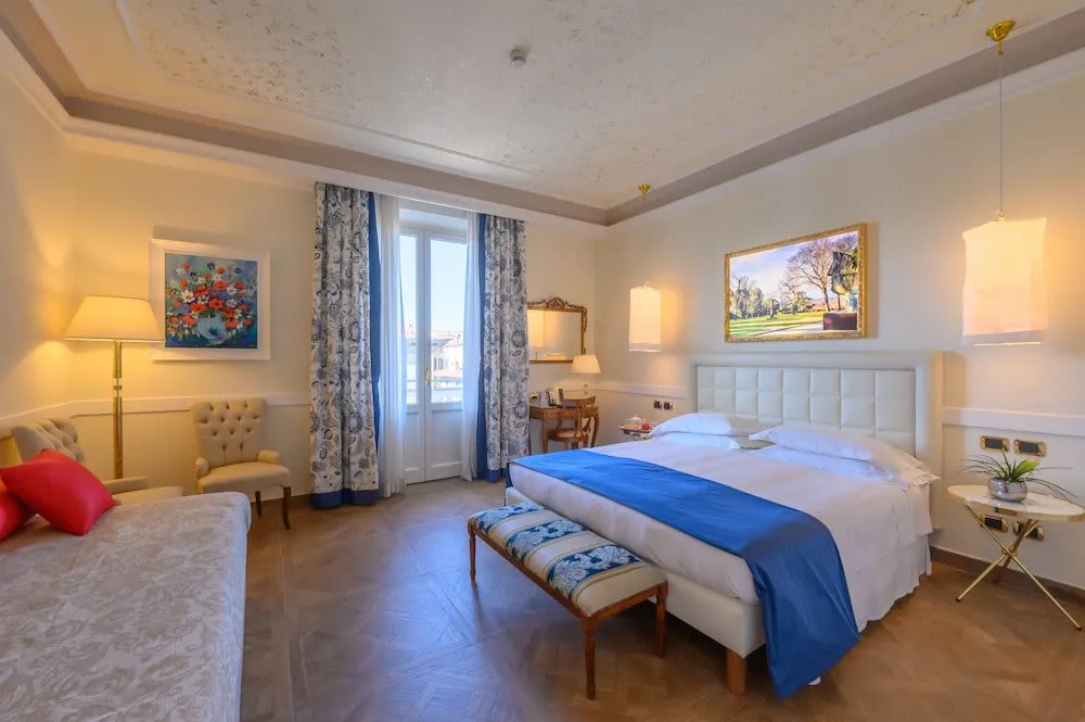 克拉夫特飯店 (Hotel Kraft)