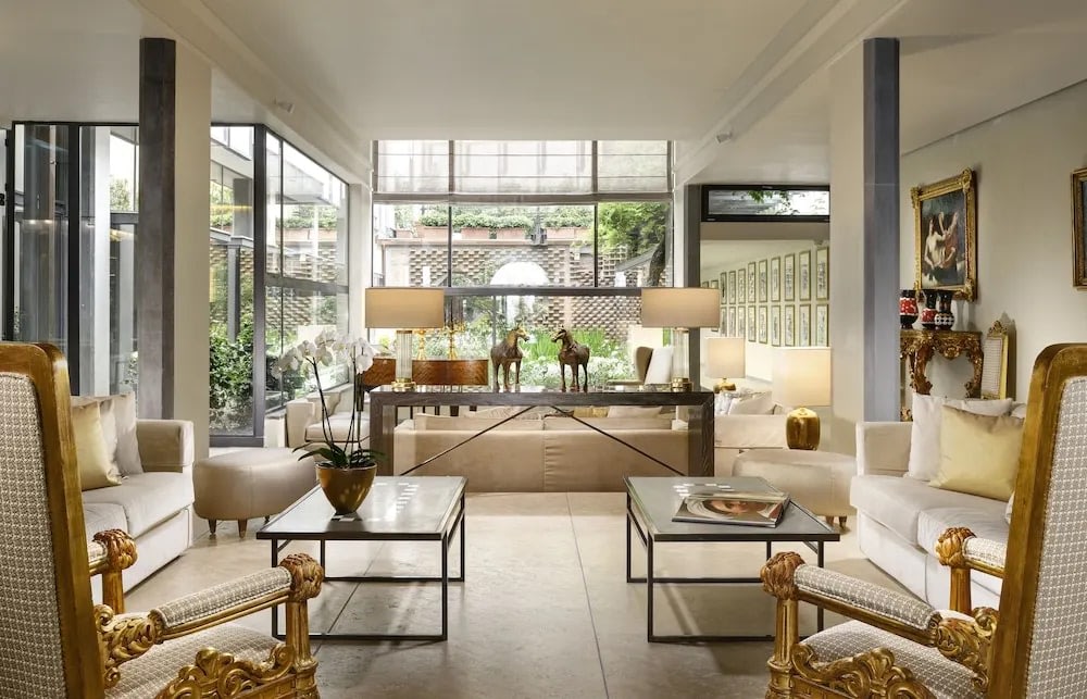 彌涅瓦大飯店 (Grand Hotel Minerva)