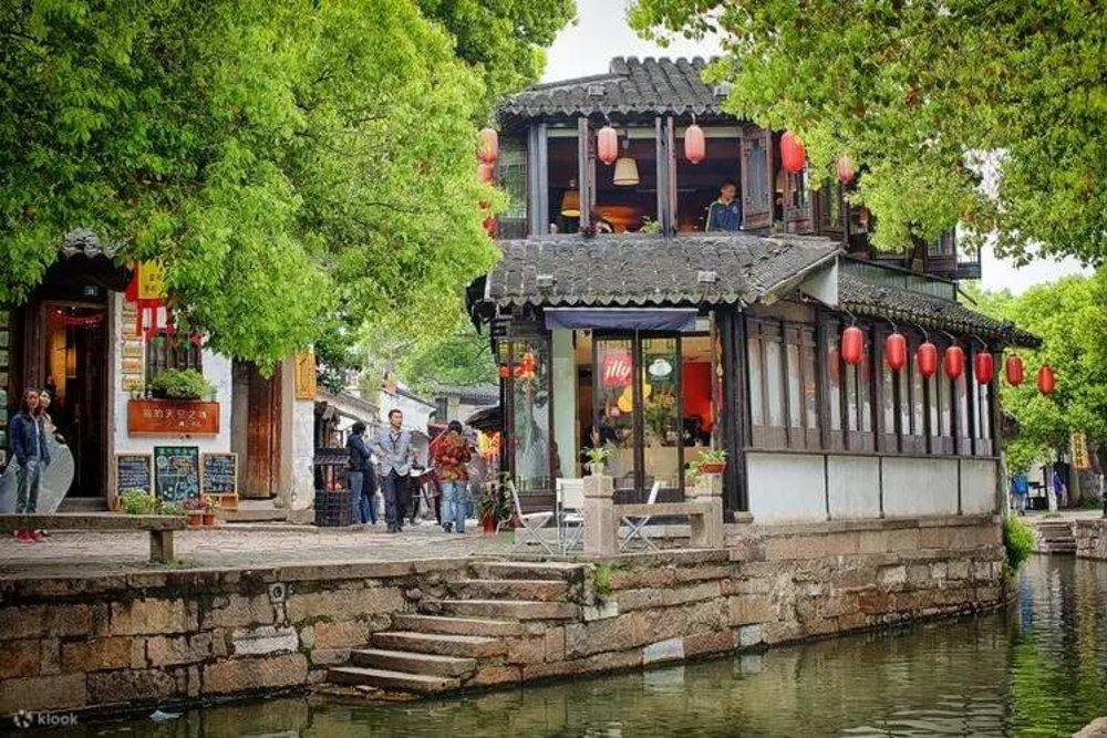 Thời Điểm Lý Tưởng Để Tham Quan Đồng Lý Cổ Trấn Là Khi Nào?