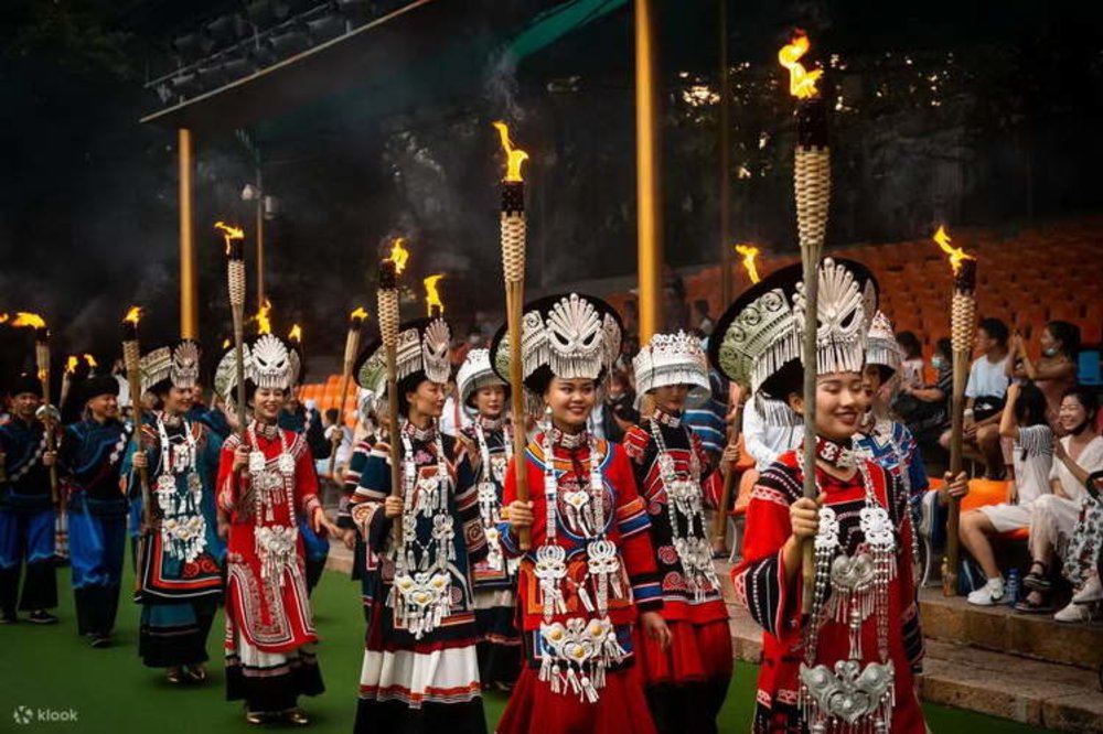 Tham Gia Các Lễ Hội Văn Hóa Ấn Tượng