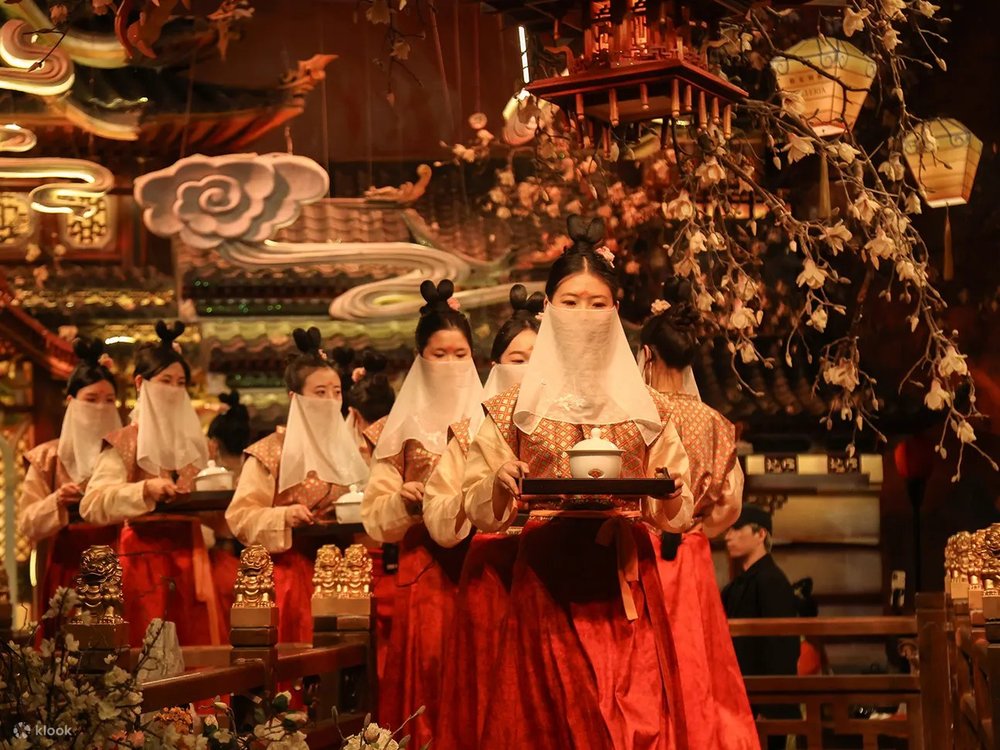 lan-dau-du-lich-trung-quoc