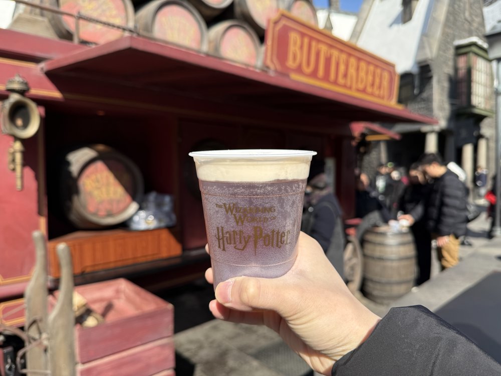 ยูนิเวอร์แซล สตูดิโอ ปักกิ่ง – บัตเตอร์เบียร์ (Universal Studios Beijing – Butterbeer)