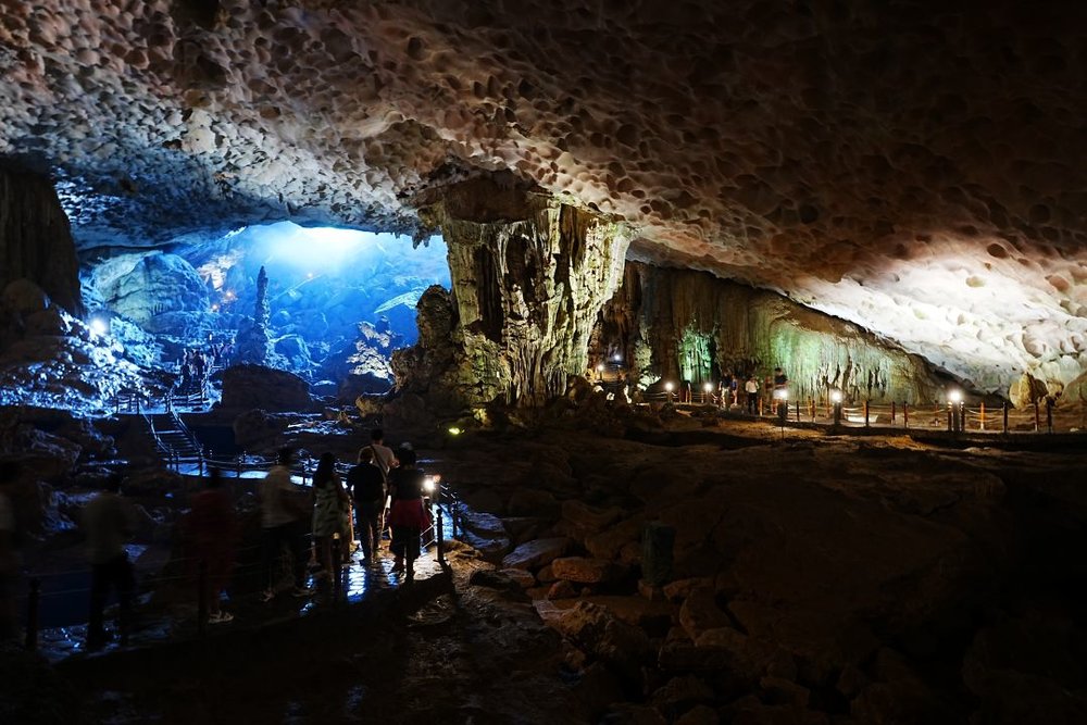 ベトナム ハロン湾 洞窟
