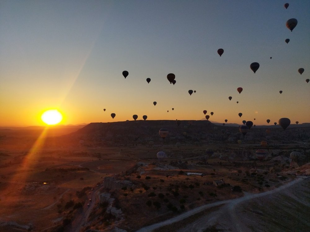 トルコ🇹🇷  カッパドキアでの気球ツアー 気球　朝日