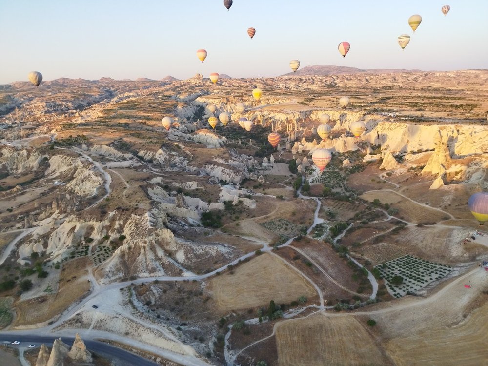 トルコ🇹🇷  カッパドキアでの気球ツアー 気球　朝