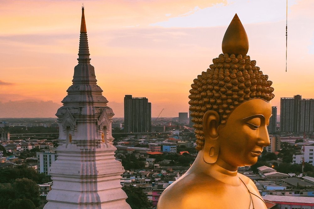 Chùa Cổng Nước Wat Paknam Bhasicharoen