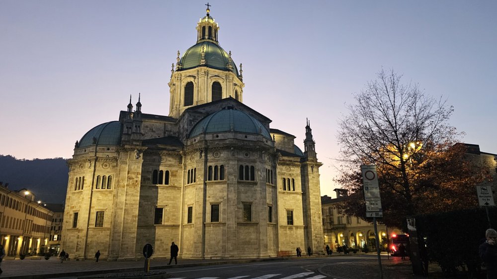 科莫湖,科莫主教座堂