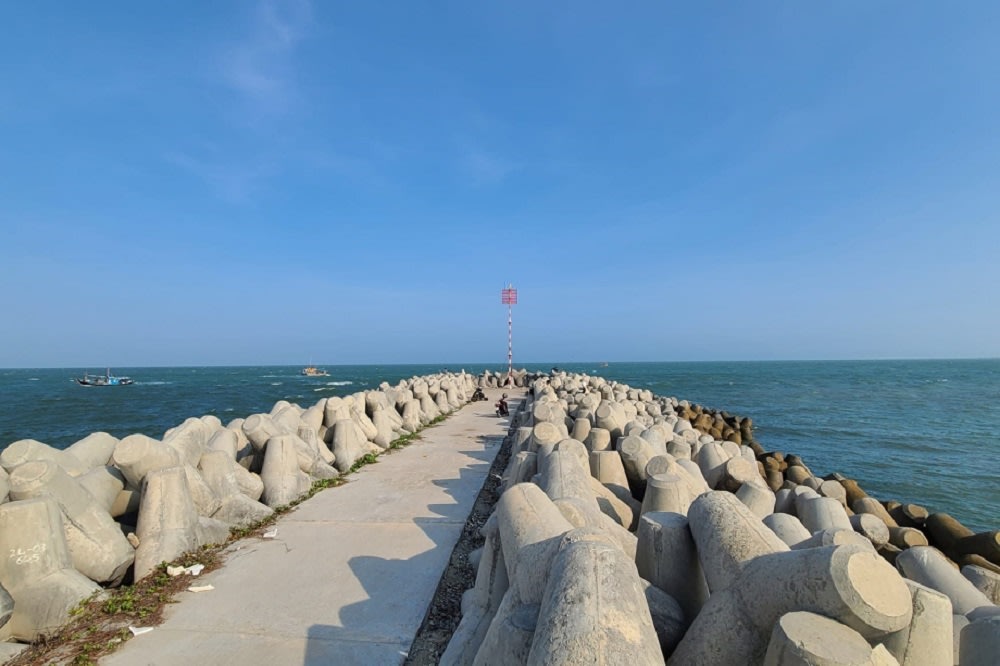 Tắm Biển Tại Bãi Biển Đẹp Ở Vũng Tàu