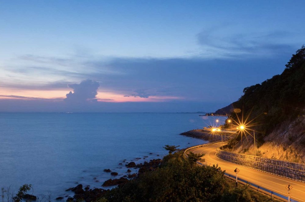 ถนนเฉลิมบูรพา