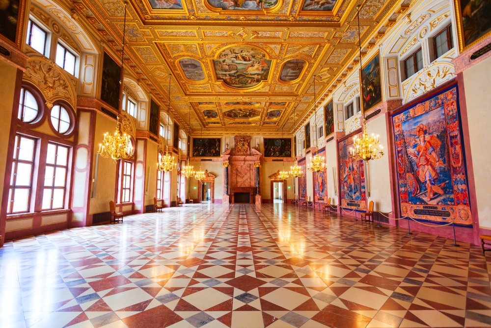  Cung Điện Residenz – Di Sản Hoàng Gia Nguy Nga