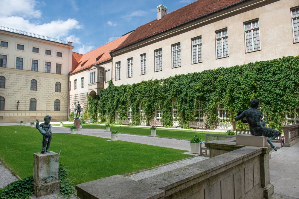  Cung Điện Residenz – Di Sản Hoàng Gia Nguy Nga