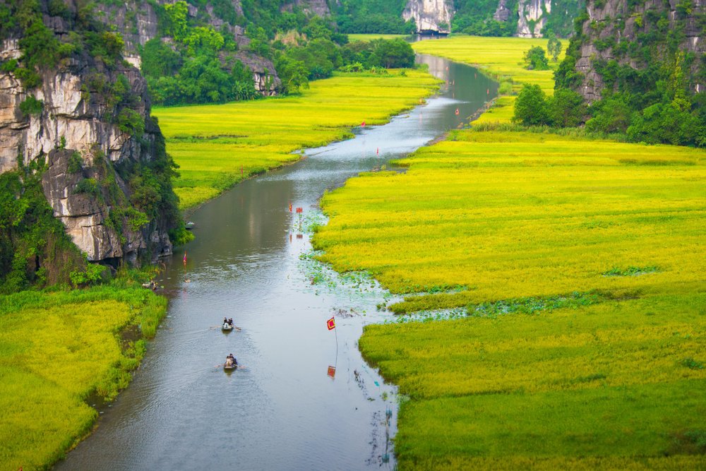 Ngày 2: Tam Cốc - Bích Động - Động Am Tiên - Hang Múa