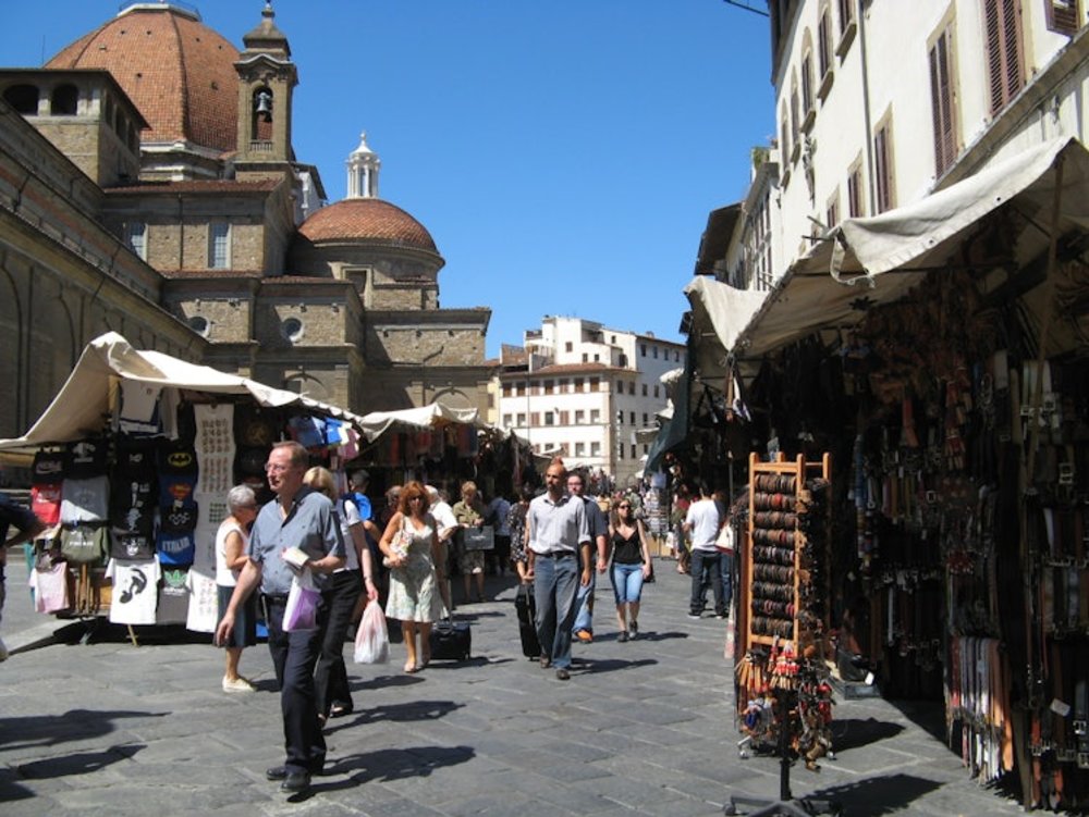 Chợ San Lorenzo – Thiên Đường Ẩm Thực Và Mua Sắm Địa Phương