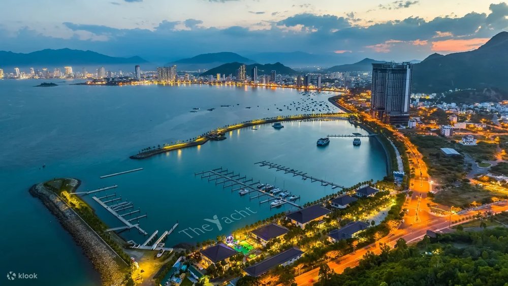 Thưởng Thức Tiệc BBQ Buffet Tại Nhà Hàng The Yacht - Ambassador Club Nha Trang