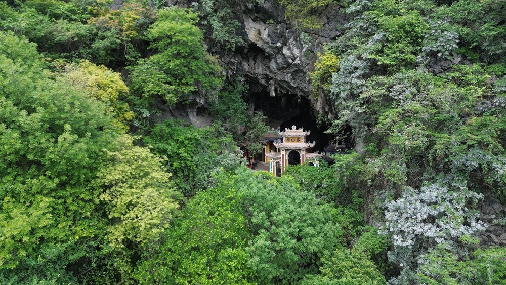 Tham Quan Các Đền Chùa Xung Quanh Đầm Vân Long 