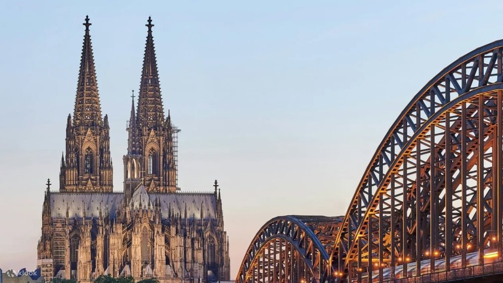 Nhà Thờ Cologne Cathedral - Cologne