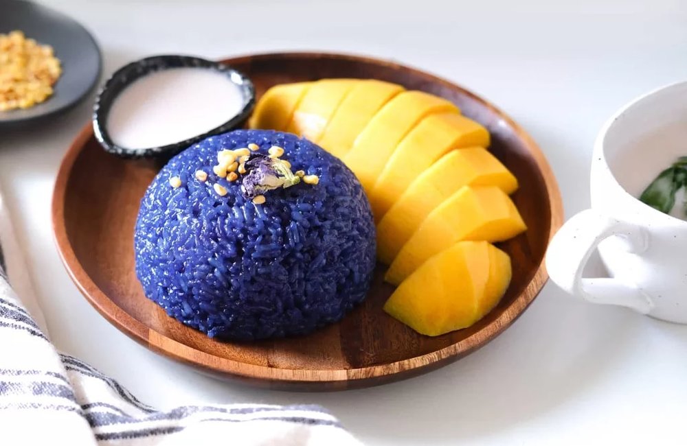 Butterfly Pea Mango Sticky Rice (Source: Kunyit Pepper)