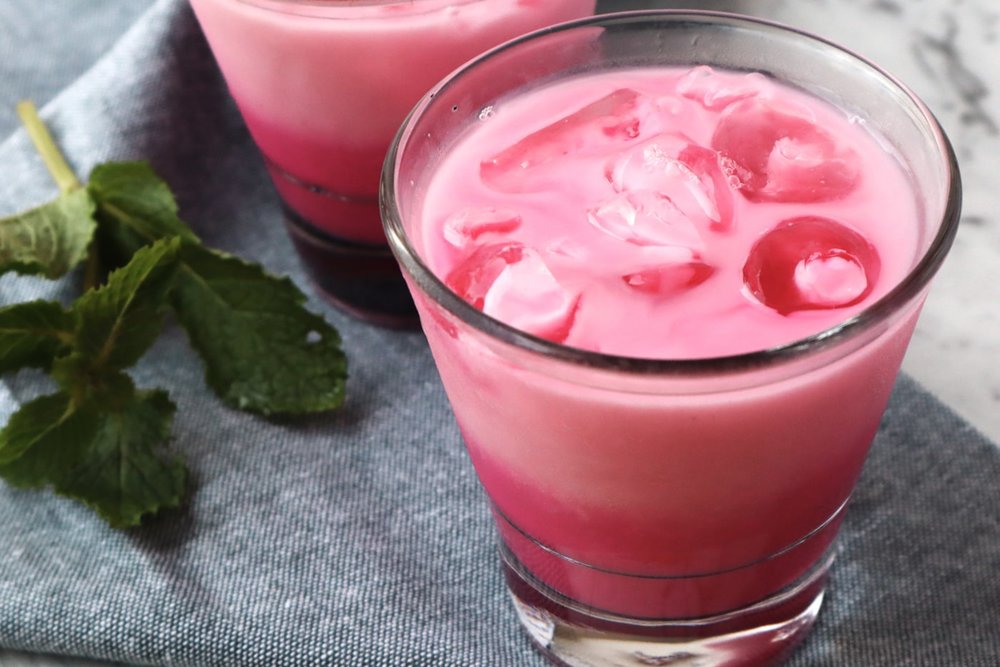 Thai Pinky Milk (Nom Yen/Nom Chompoo) (Source: Asian Inspirations)