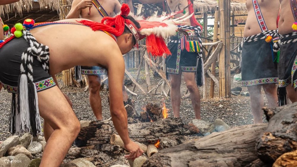 Trường Học Làm Dân Bản Địa Hoa Liên