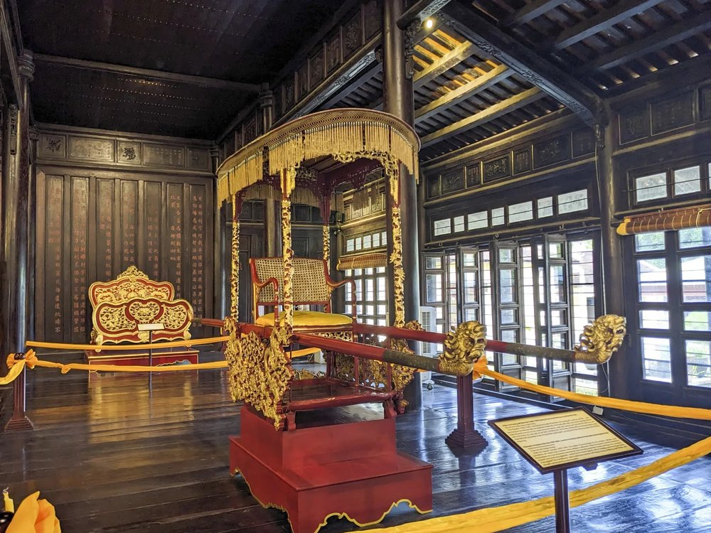 Khu vực Nhã nhạc Cung đình và đồ nghi lễ thờ cúng