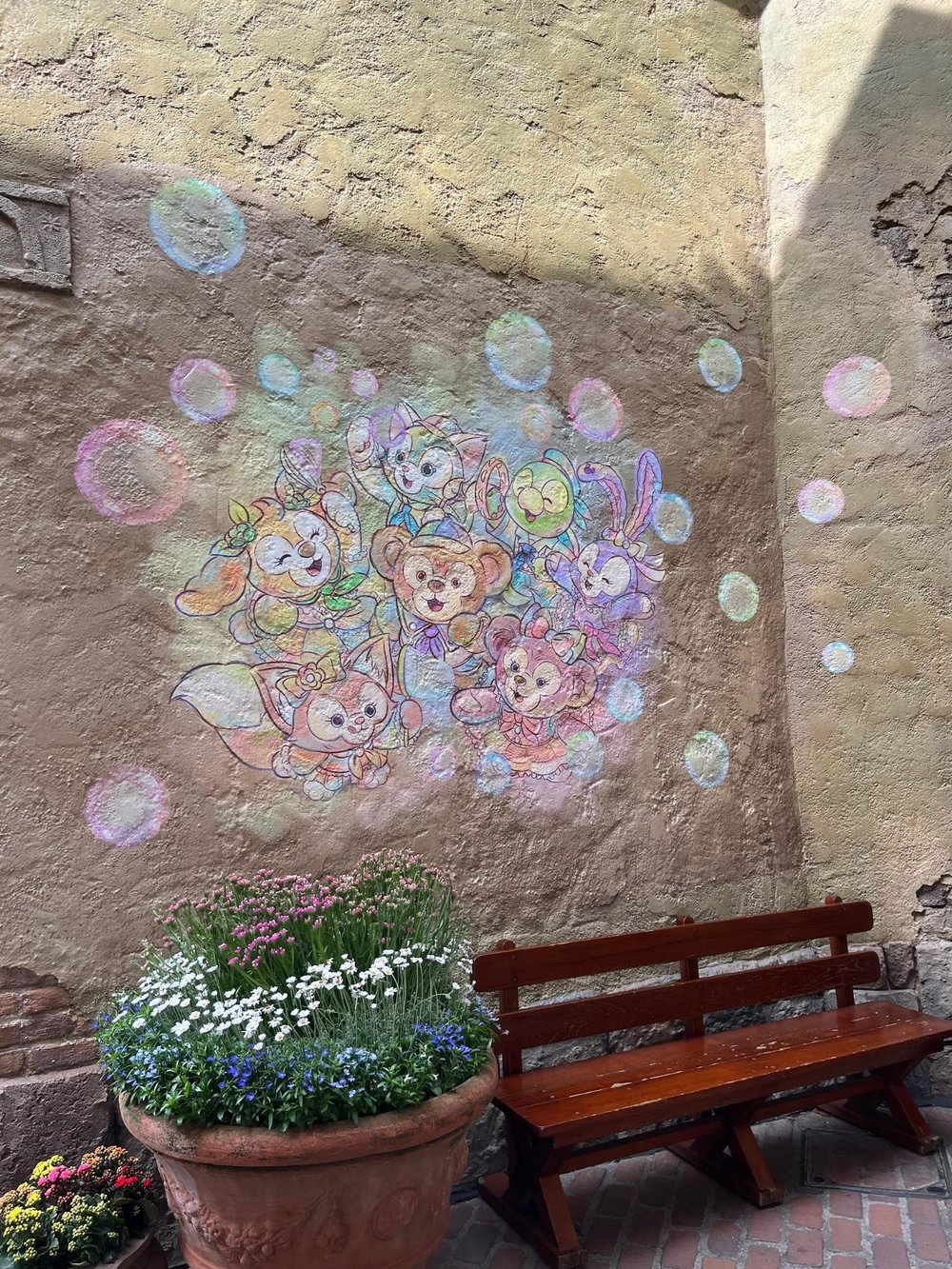 ヴィレッジ・グリーティングプレイス付近 壁画 東京ディズニーシー1