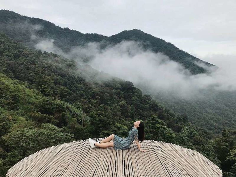 Chụp Ảnh Check-in Với Cảnh Vật