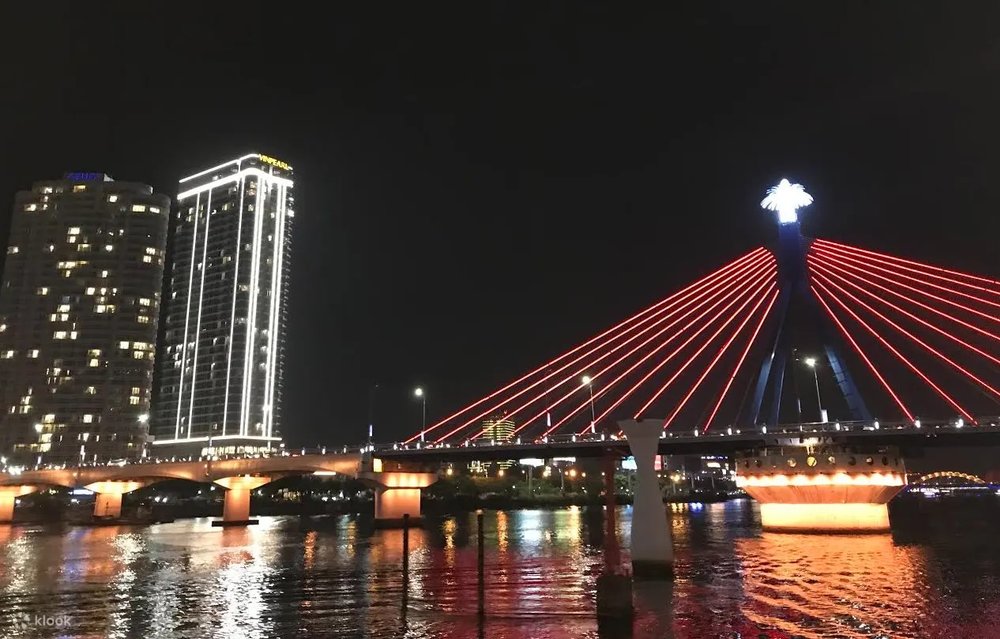  Du Thuyền Trên Sông Hàn Ở Đà Nẵng