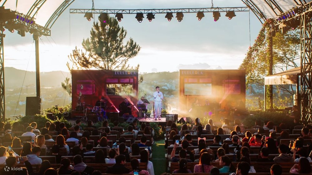 Thưởng Thức Âm Nhạc Tại Minishow Lululola