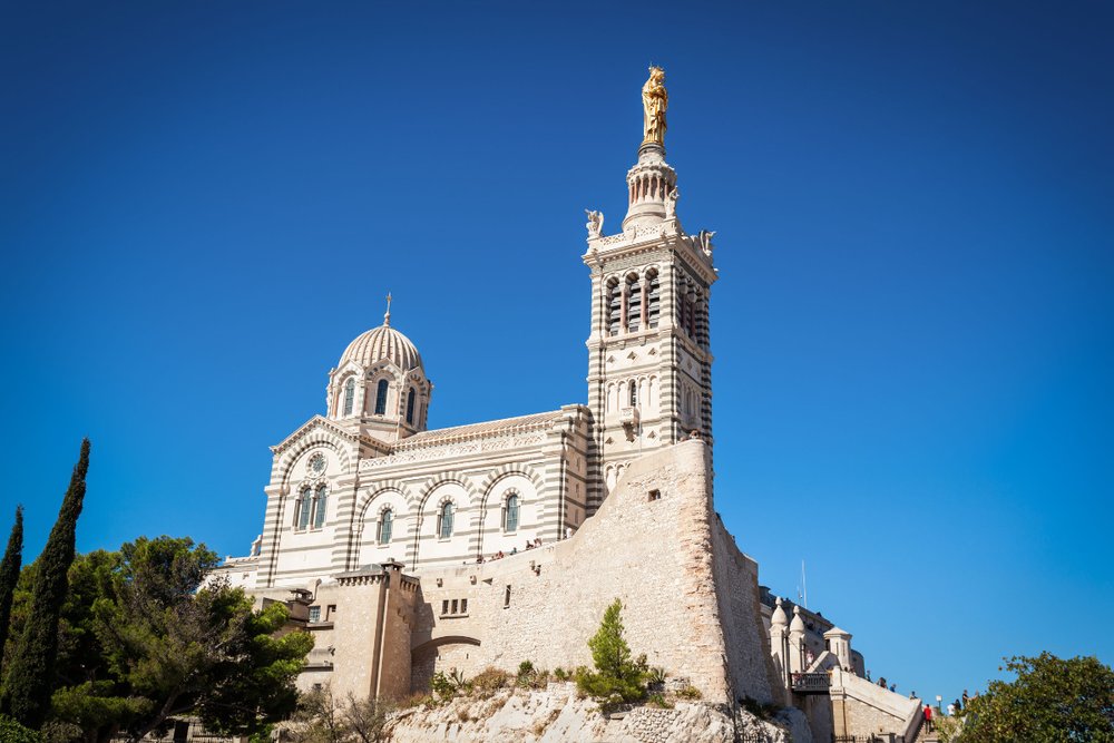 Notre-Dame de la Garde – Biểu Tượng Linh Thiêng Marseille