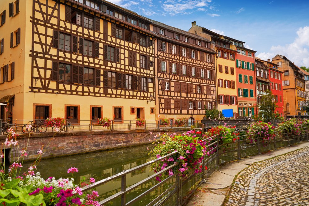 Phố Cổ La Petite France Lãng Mạn 