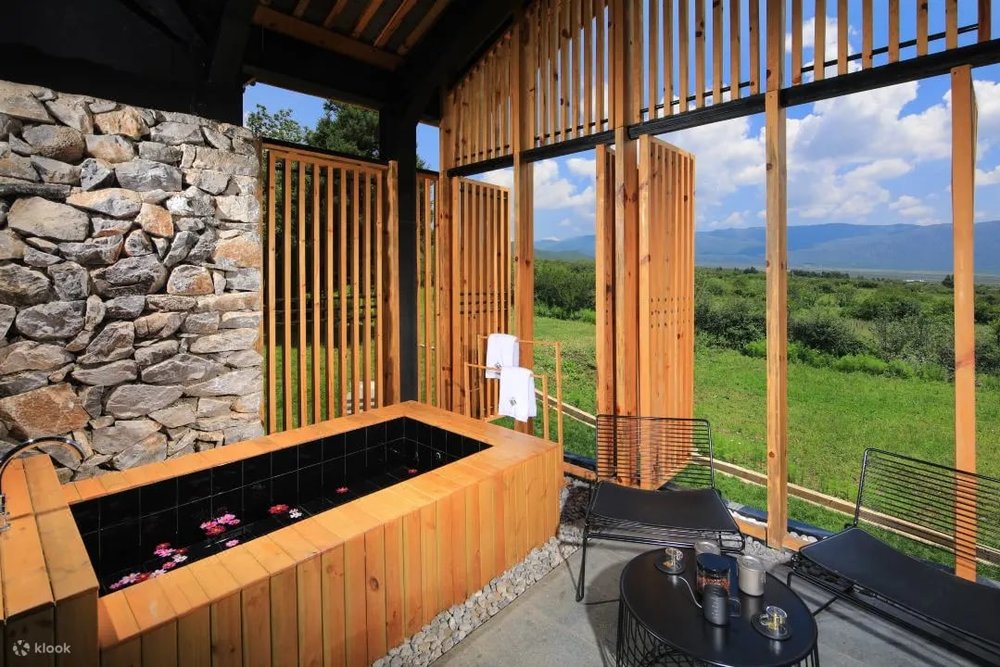 玉龍雪山, 麗江石洛克酒店住宿套餐