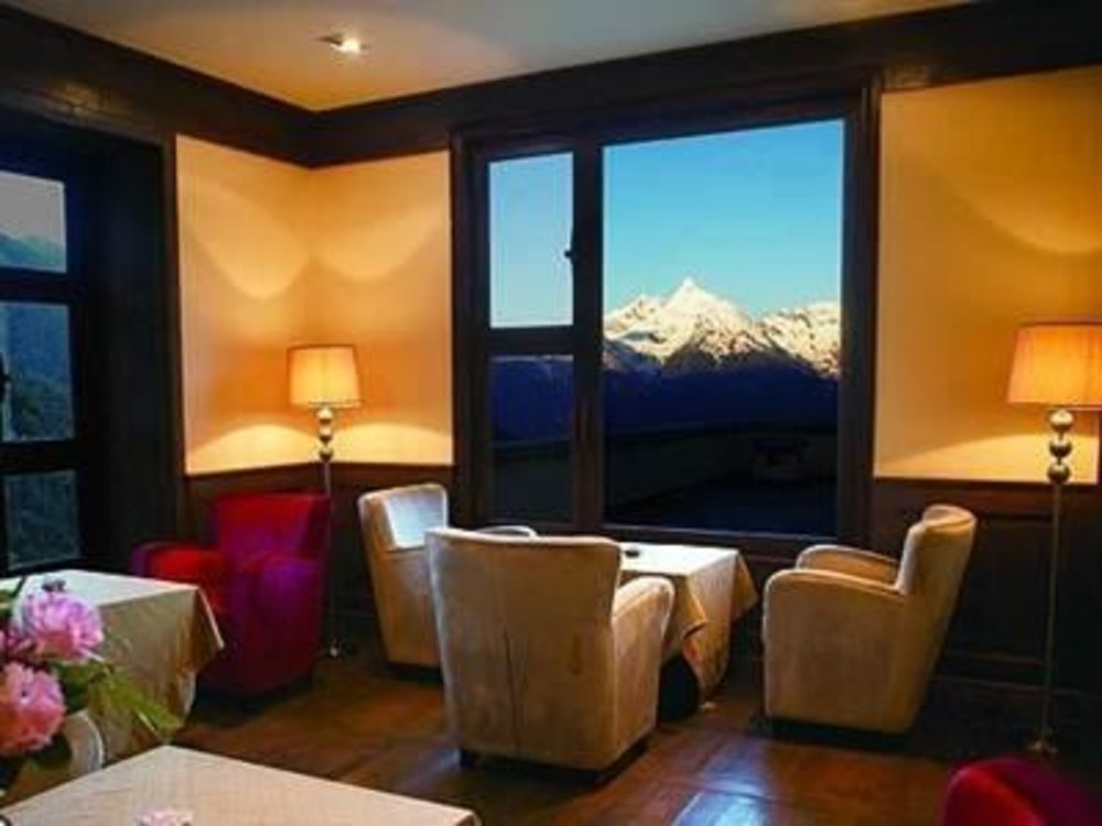 梅里雪山酒店, 松贊梅里酒店