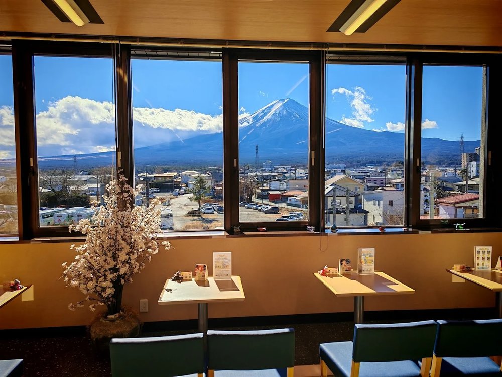 Tourist Base Kawaguchiko (Mt. Fuji Amazing View Café) Photo credit: XING SU