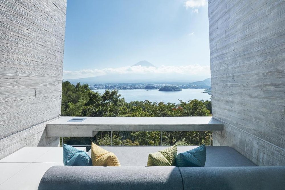 วิวภูเขาไฟฟูจิจากห้องพักโรงเเรม HOSHINOYA Fuji