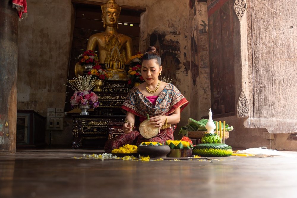 Các cuộc thi sắc đẹp và làm krathong
