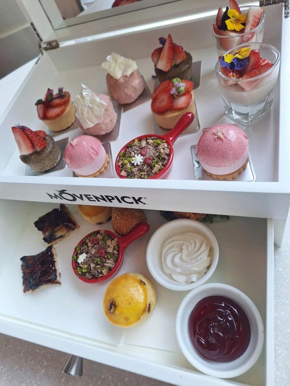 香港　アフタヌーンティー  Coffee Corner（Harbour Plaza Metropolis）