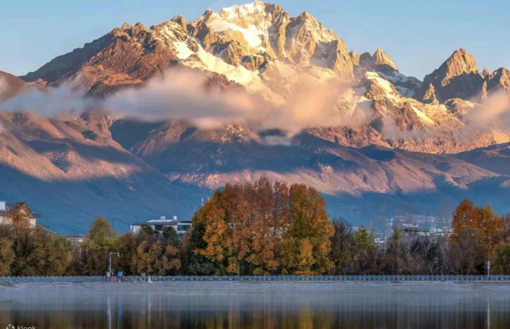 玉龍雪山, 玉龍雪山日照金山特色, 最佳觀賞期