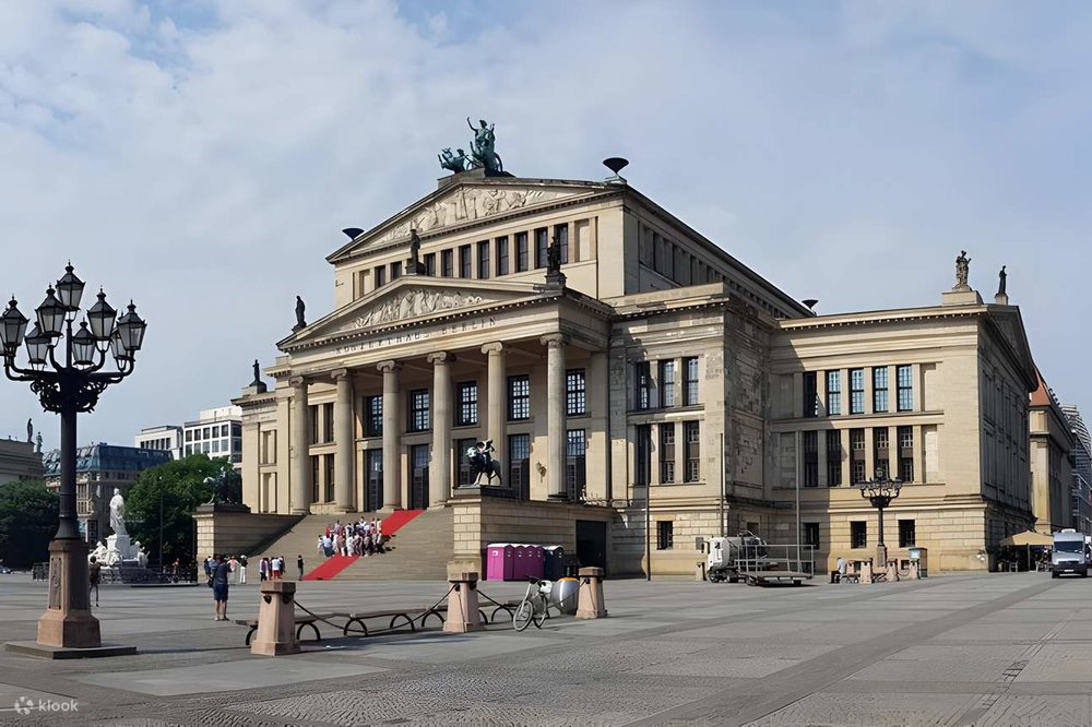 Chi Phí Tham Quan Các Địa Điểm Nổi Tiếng Tại Đức